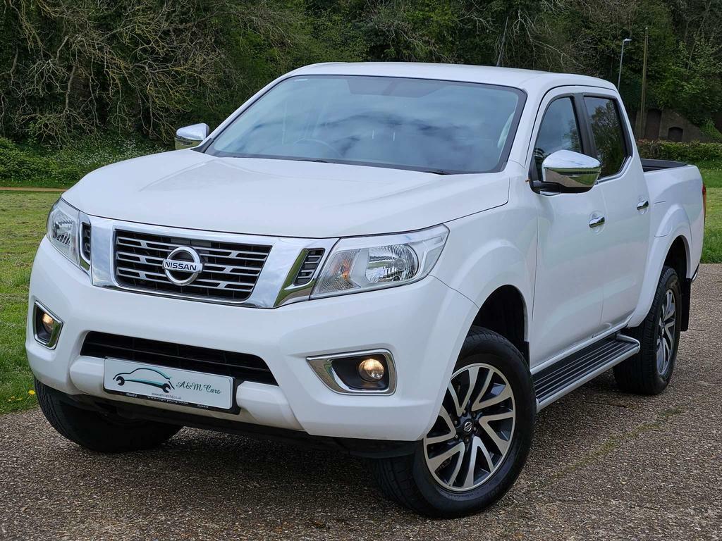 Compare Nissan Navara 2.3 Dci N-connecta 4Wd Euro 6 Ss  White