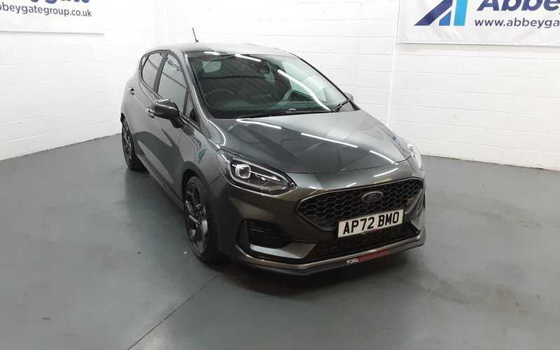 Compare Ford Fiesta St-3 1.5L Ecoboost 200Ps 6-Speed Fwd AP72BMO 