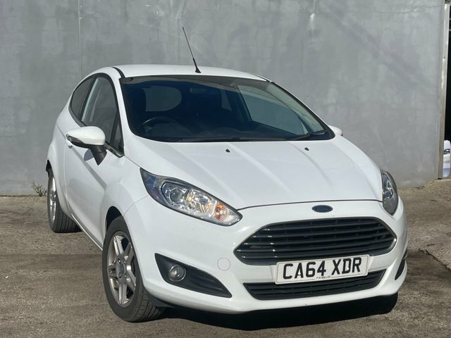 Compare Ford Fiesta Hatchback CA64XDR White