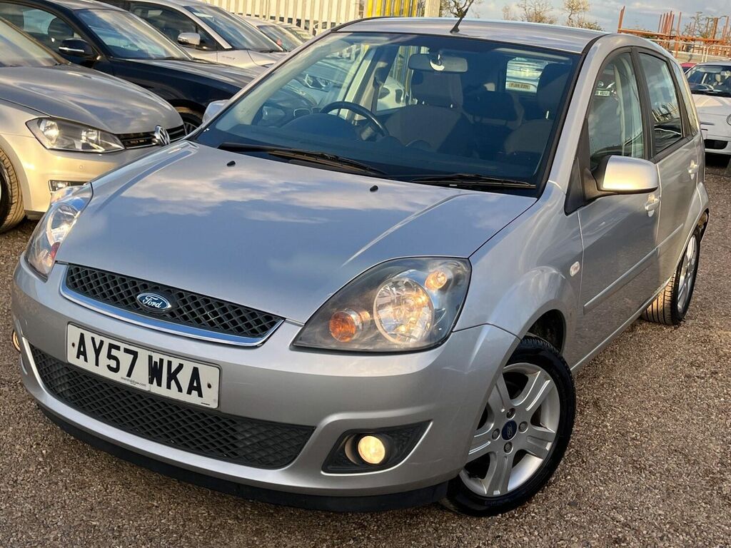 Compare Ford Fiesta Hatchback 1.4 Zetec Climate 200757 AY57WKA Silver