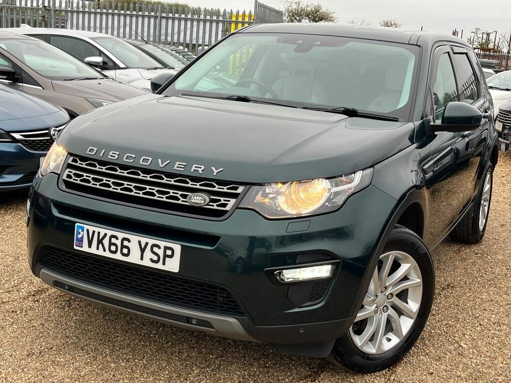 Compare Land Rover Discovery Sport 4X4 2.0 Td4 Se Tech 4Wd Euro 6 Ss 201 VK66YSP Green