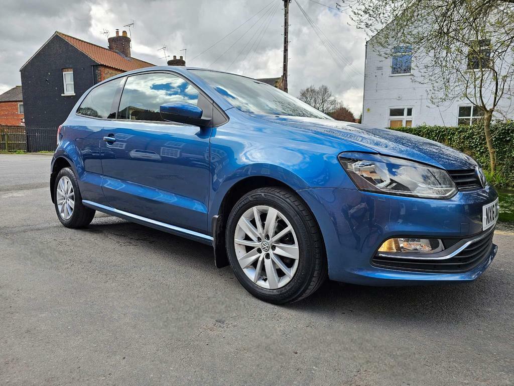 Compare Volkswagen Polo 1.0 Bluemotion Tech Se Euro 6 Ss NX16OUB Blue