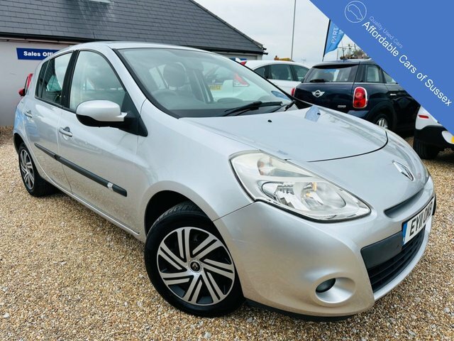 Compare Renault Clio 1.6 Expression EY11OMB Silver