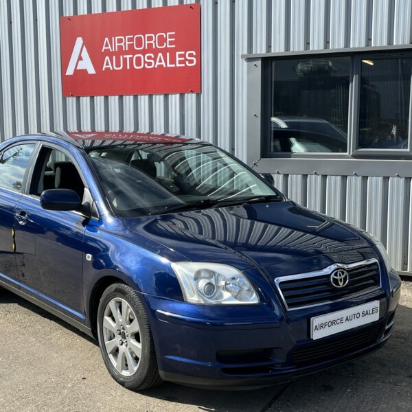 Compare Toyota Avensis Saloon  Blue