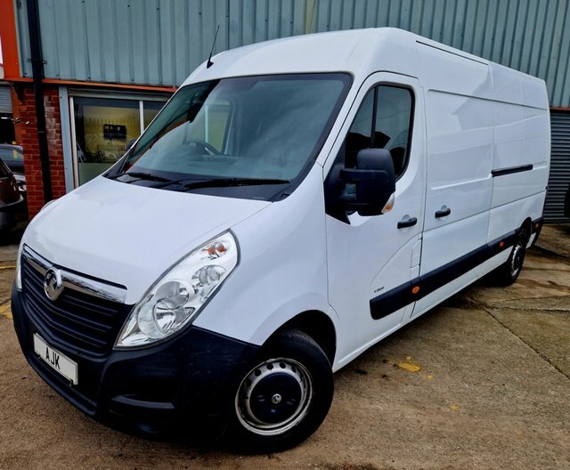 Compare Vauxhall Movano 2.3 L3h2 F3500 Pv 129 Bhp DS69TGJ White