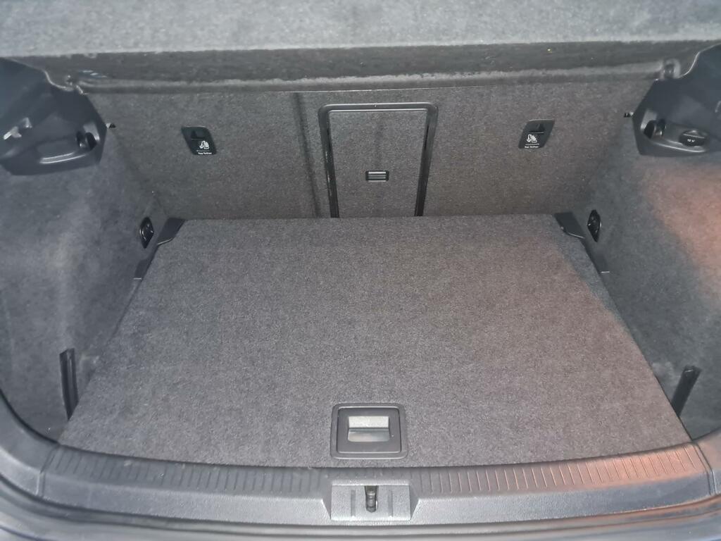 Compare Volkswagen Golf 2.0 Tdi Bluemotion Tech Se Hatchback Ma GRZ3772 Grey