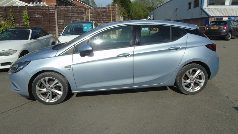 Compare Vauxhall Astra Sri SP18LVW Silver