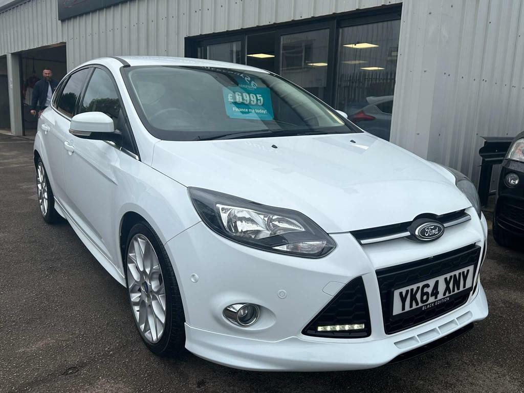 Compare Ford Focus Zetec S YK64XNY White