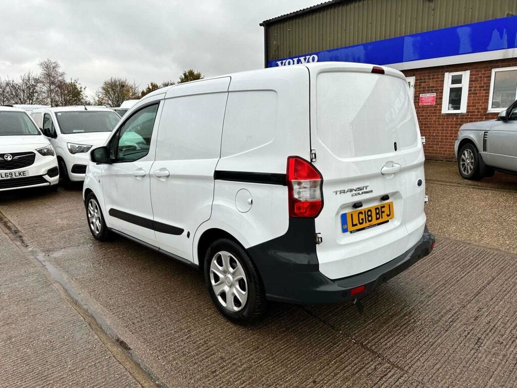 Ford Transit Courier Trend Tdci Ac Euro 6 White #1