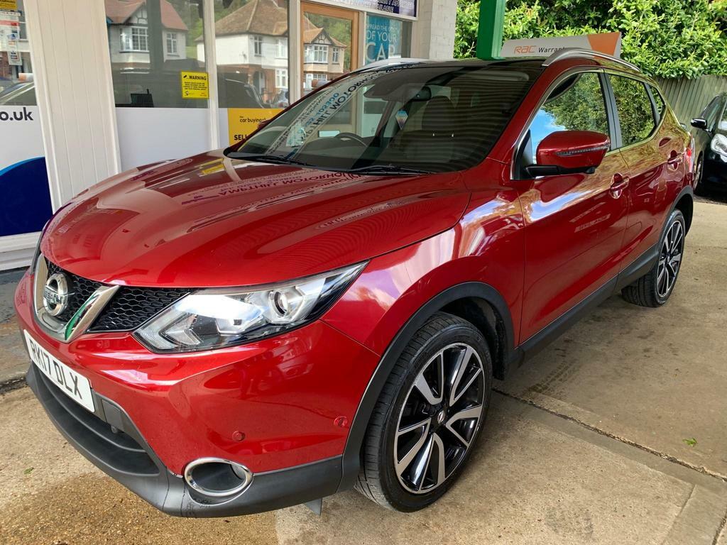 Compare Nissan Qashqai 1.2 Dig-t Tekna Xtron 2Wd Euro 6 Ss RK17DLX Red