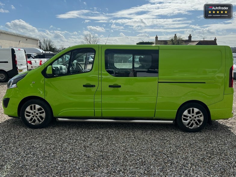 Compare Vauxhall Vivaro Crew Cab Lwb LT16CXH Green