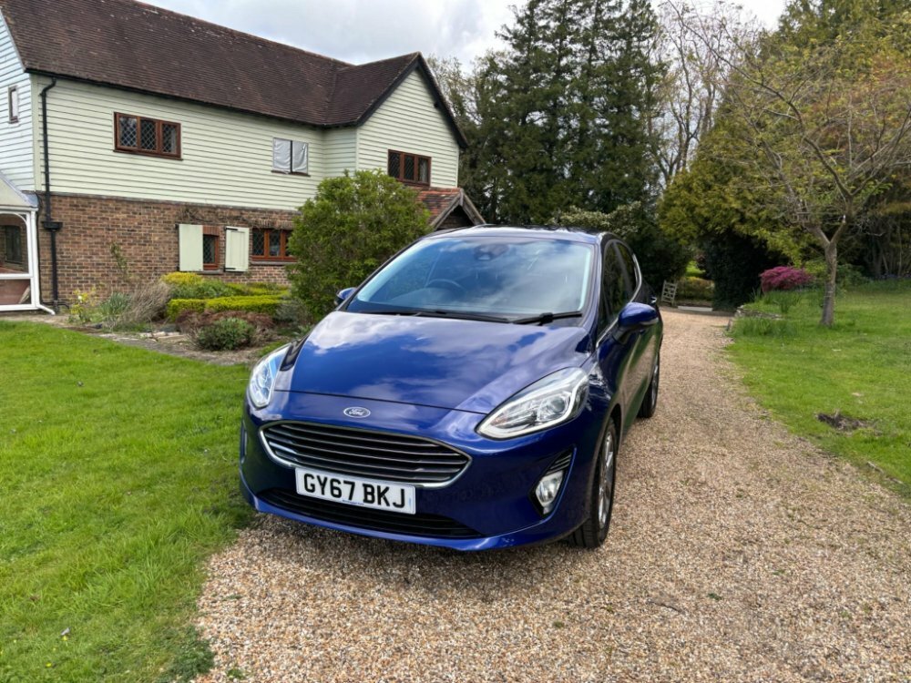 Compare Ford Fiesta 1.0T Ecoboost Zetec Euro 6 Ss GY67BKJ Blue