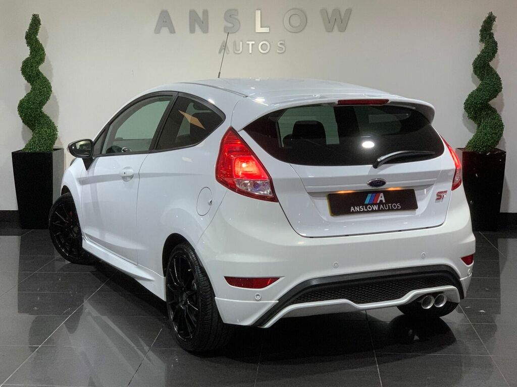 Compare Ford Fiesta Hatchback 1.6T Ecoboost St-3 Euro 5 Ss 201 M24HEV White