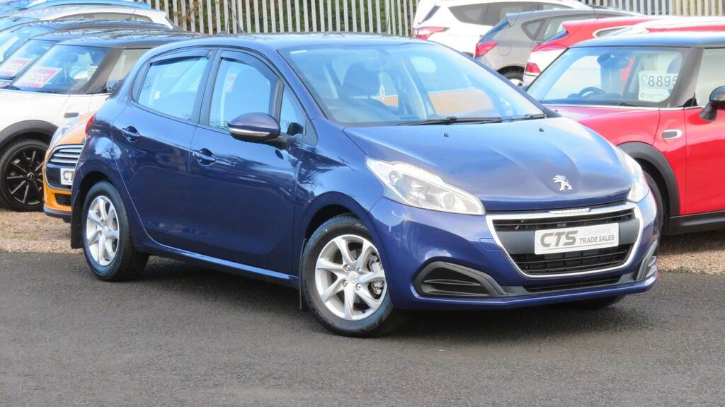 Compare Peugeot 208 1.6 Bluehdi Active KY16LUP Blue
