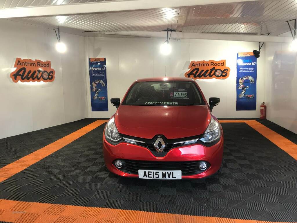 Compare Renault Clio 1.5 Dci 90 Dynamique AE15WVL Red