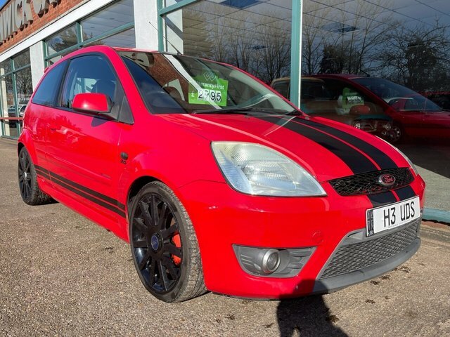 Compare Ford Fiesta 2.0 St 148 Bhp H3UDS Red