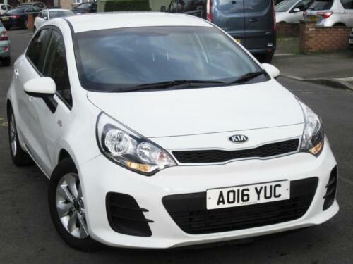 Compare Kia RIO 1.25 Sr7 Just Been Serviced, 1 Owner Hatchback AO16YUC White