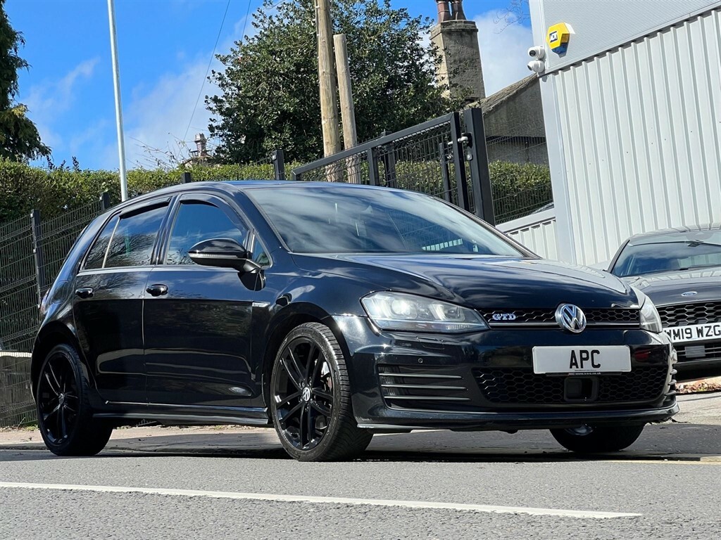 Compare Volkswagen Golf 2.0 Tdi Bluemotion Tech Gtd Dsg Euro 6 Ss E11OAM Black