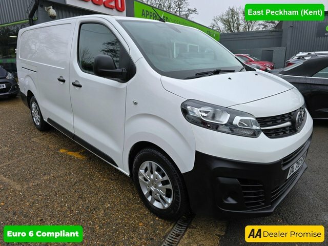 Compare Vauxhall Vivaro 1.5 L2h1 2900 Dynamic Ss 101 Bhp In White With 69 DL70SXW White