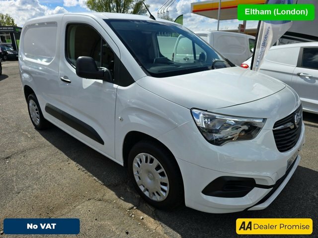 Compare Vauxhall Combo 1.5 L1h1 2300 Sportive Ss 101 Bhp In White With 1 DS69RXH White