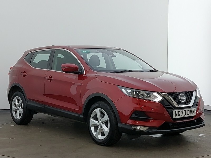 Compare Nissan Qashqai 1.3 Dig-t 160 157 Acenta Premium Dct NG70DVN Red