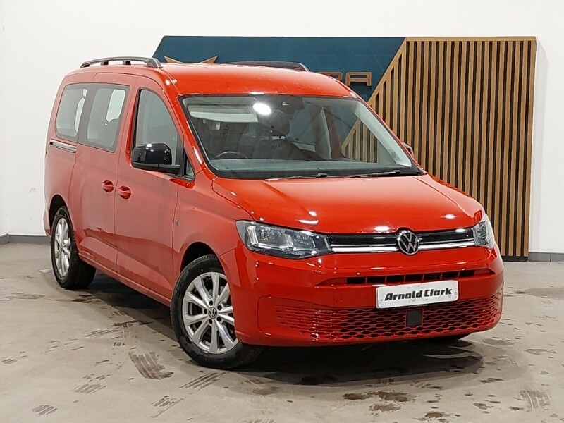 Compare Volkswagen Caddy Maxi Life 2.0 Tdi 122 Life NJ71OWF Red