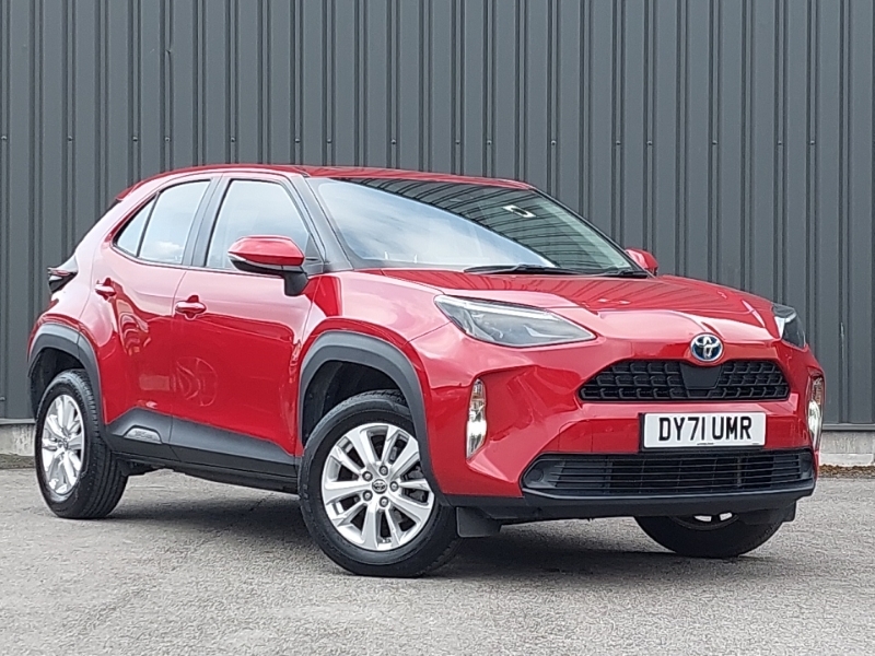 Compare Toyota Yaris Cross 1.5 Hybrid Icon Cvt DY71UMR Red