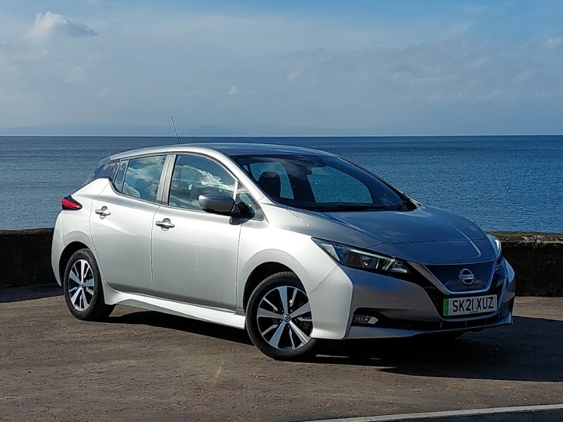 Compare Nissan Leaf 110Kw Acenta 40Kwh 6.6Kw Charger SK21XUZ Silver
