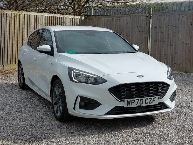 Compare Ford Focus 1.0 Ecoboost Hybrid Mhev 155 St-line Edition WP70CZF White