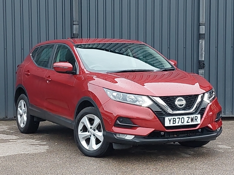 Compare Nissan Qashqai 1.3 Dig-t 160 157 Acenta Premium Dct YB70ZWR Red