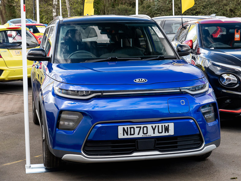 Compare Kia Soul 150Kw First Edition 64Kwh ND70YUW Blue
