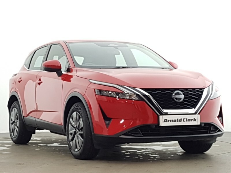 Compare Nissan Qashqai 1.3 Dig-t Mh Visia DP22CUO Red