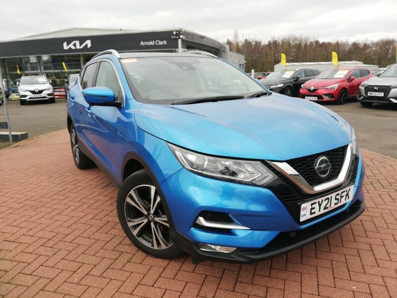 Compare Nissan Qashqai 1.3 Dig-t 160 157 N-connecta Dct Glass Roof EY21SFK Blue