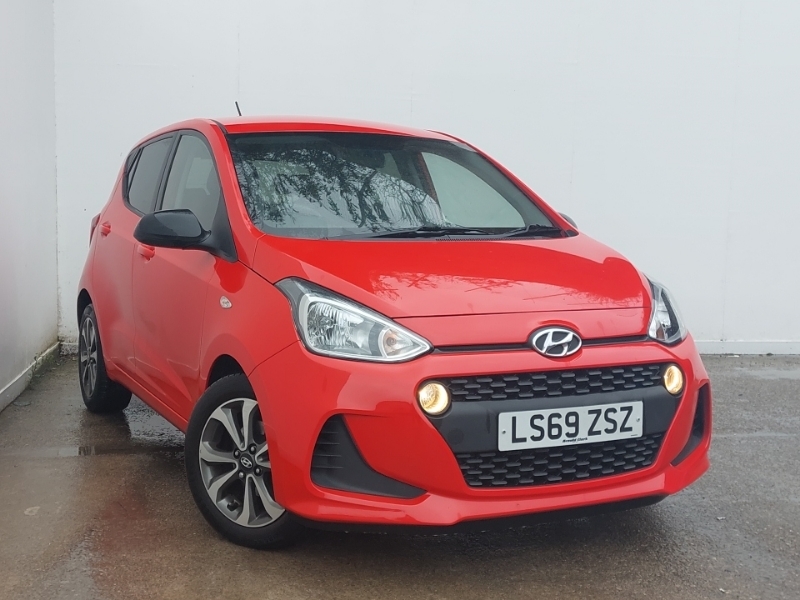 Compare Hyundai I10 1.0 Play LS69ZSZ Red