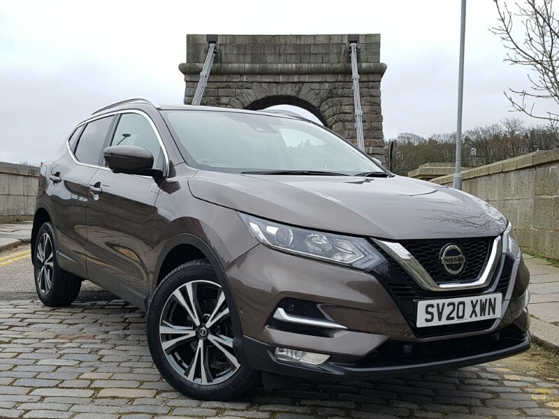 Compare Nissan Qashqai 1.5 Dci 115 N-connecta SV20XWN Brown