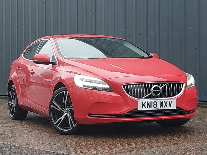 Volvo V40 D3 4 Cyl 150 Inscription Geartronic Red #1