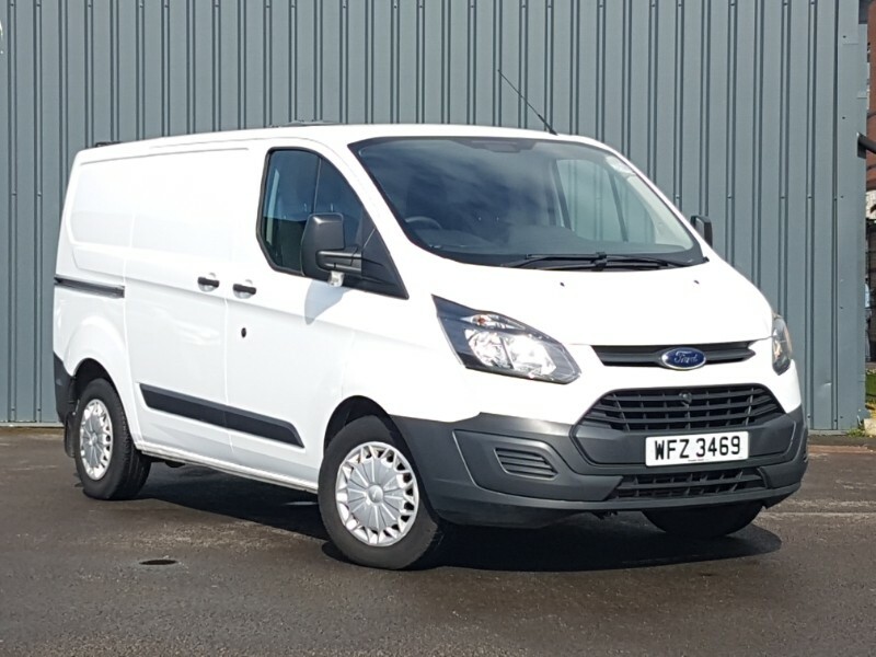 Compare Ford Tourneo Custom 2.2 Tdci 125Ps Low Roof 8 Seater Zetec WFZ3469 White