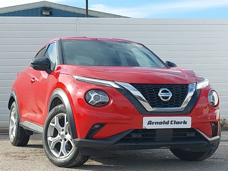 Compare Nissan Juke N-connecta DV70UYC Red