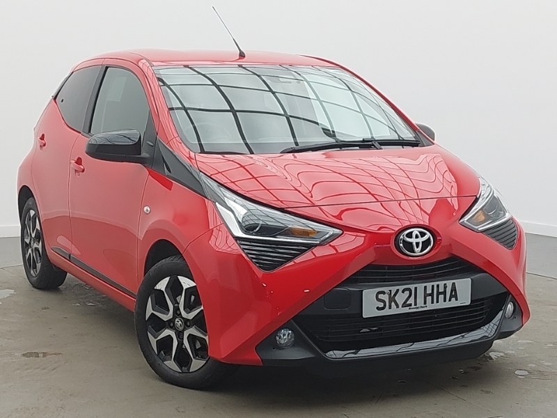 Compare Toyota Aygo 1.0 Vvt-i X-trend Tss SK21HHA Red