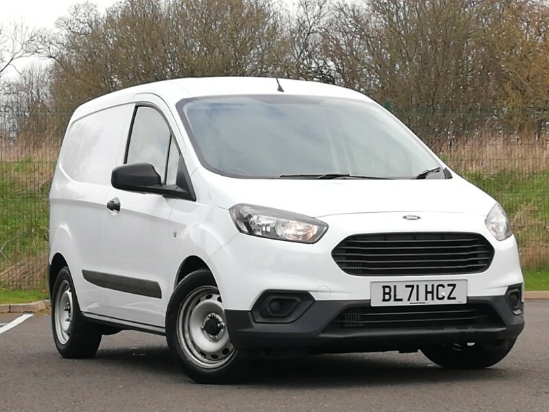 Compare Ford Transit Courier 1.0 Ecoboost Leader Van 6 Speed BL71HCZ White