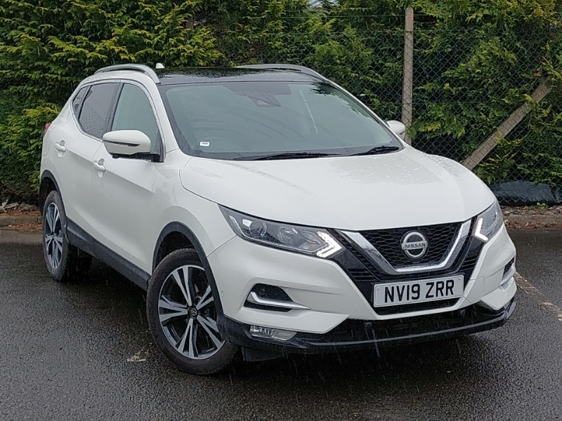 Compare Nissan Qashqai 1.5 Dci 115 N-connecta Dct NV19ZRR White