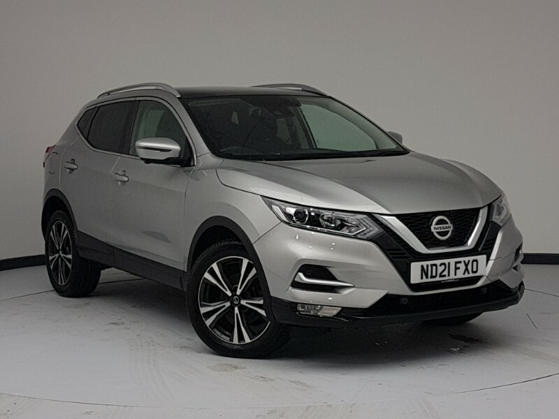 Compare Nissan Qashqai 1.3 Dig-t N-connecta Glass Roof Pack ND21FXO Silver