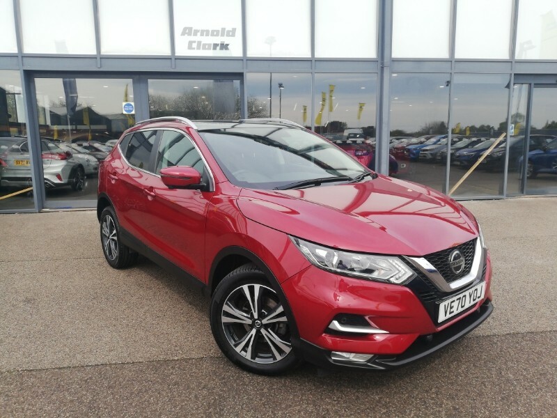 Compare Nissan Qashqai 1.3 Dig-t 160 157 N-connecta Dct Glass Roof VE70YOJ Red