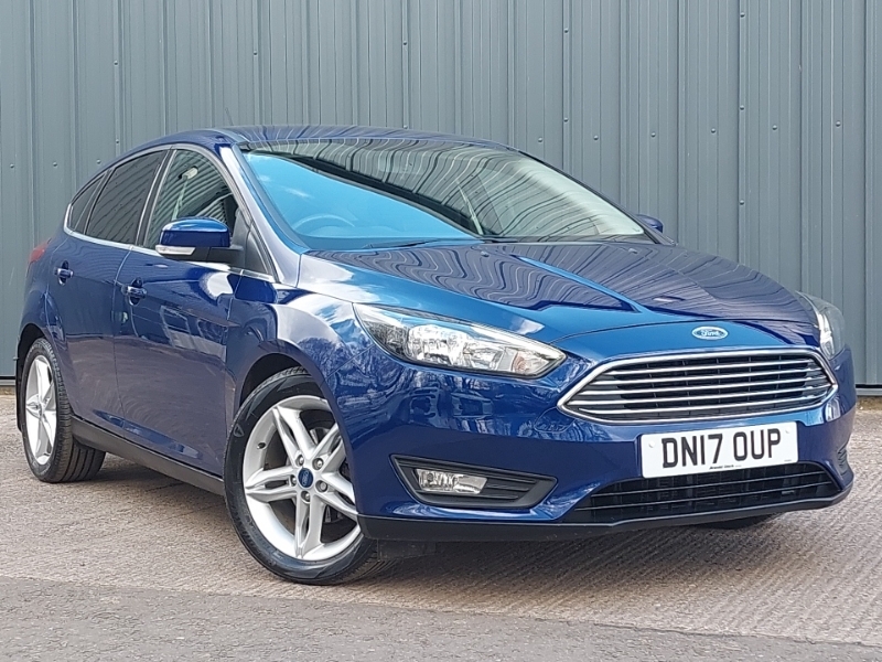 Compare Ford Focus Zetec Edition Tdci DN17OUP Blue