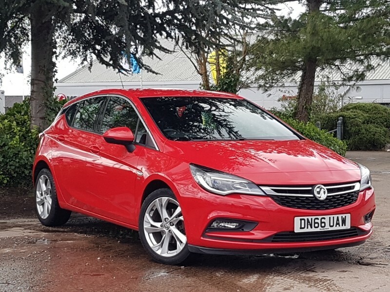 Compare Vauxhall Astra 1.4T 16V 150 Sri DN66UAW Red