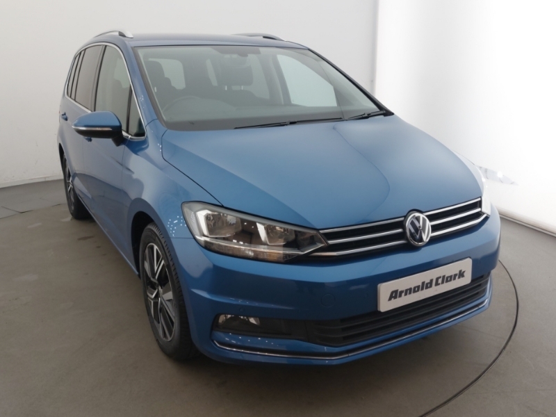 Compare Volkswagen Touran 1.5 Tsi Evo Sel Dsg LE69BYG Blue