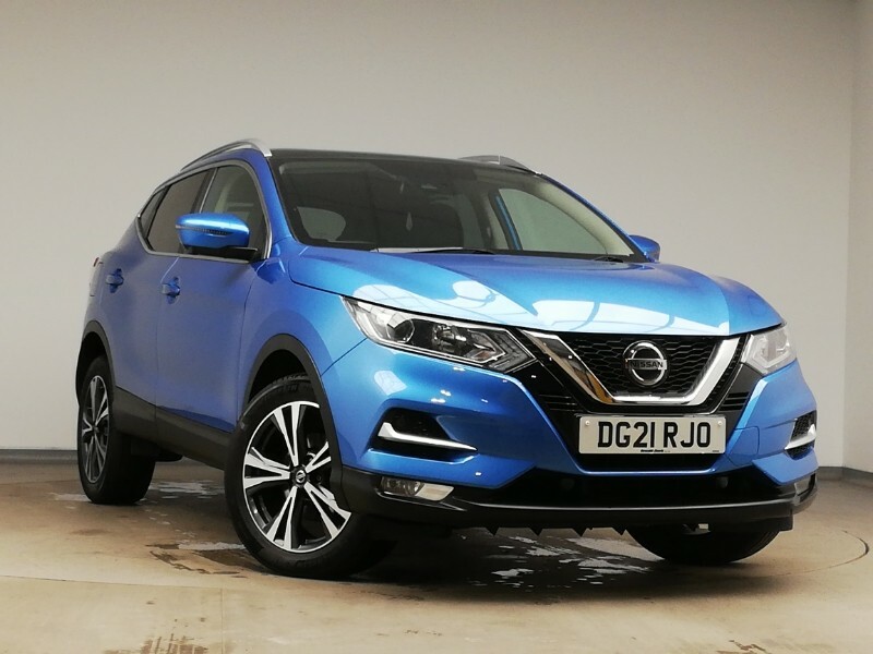 Compare Nissan Qashqai 1.3 Dig-t 160 157 N-connecta Dct Glass Roof DG21RJO Blue