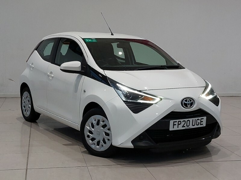 Compare Toyota Aygo 1.0 Vvt-i X-play FP20UGE White