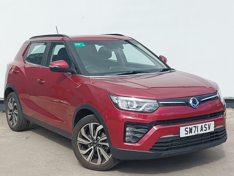 Compare SsangYong Tivoli 1.6D Ultimate SW71ASV Red