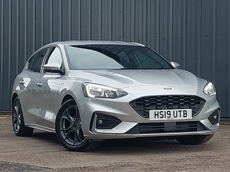 Compare Ford Focus St-line HS19UTB Silver